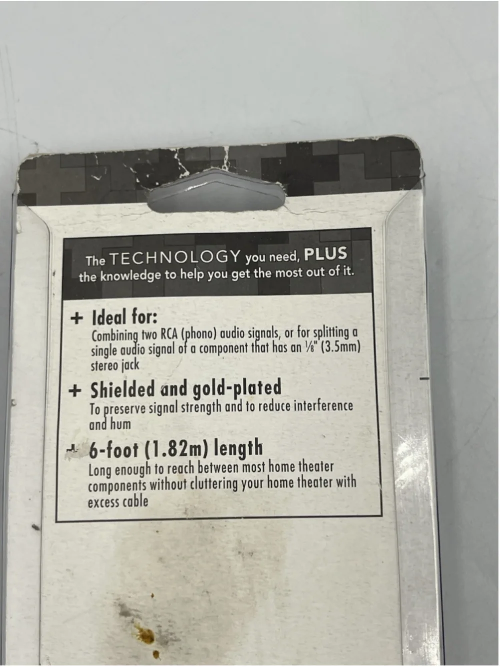 New RADIO SHACK shielded 6-Ft (1.82m) Gold-plated Audio Y-Cable 1/8